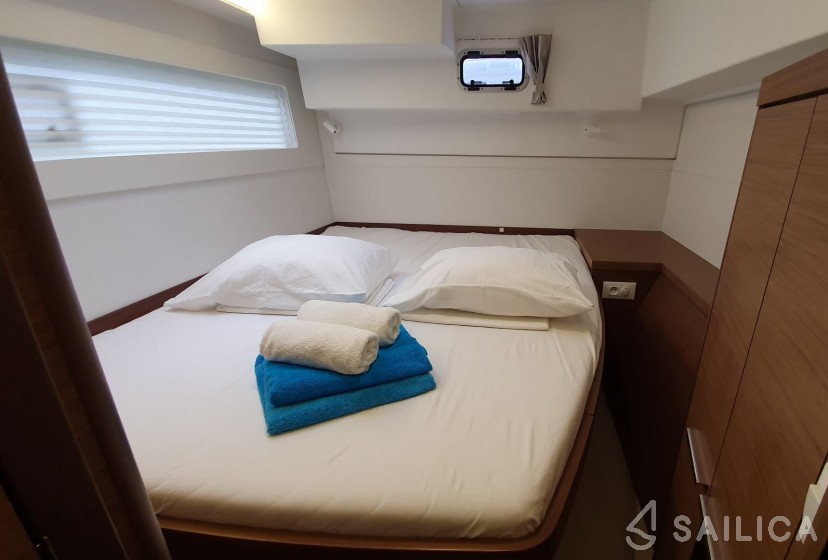 Lagoon 40 - Yacht Charter Sailica