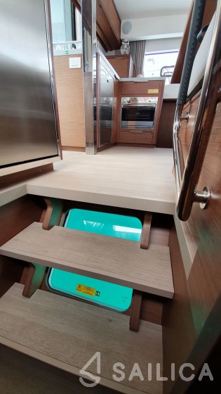 Lagoon 40 - Yacht Charter Sailica