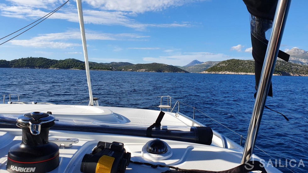 Lagoon 40 - Yacht Charter Sailica