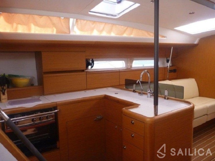 Jeanneau 53 - Yacht Charter Sailica