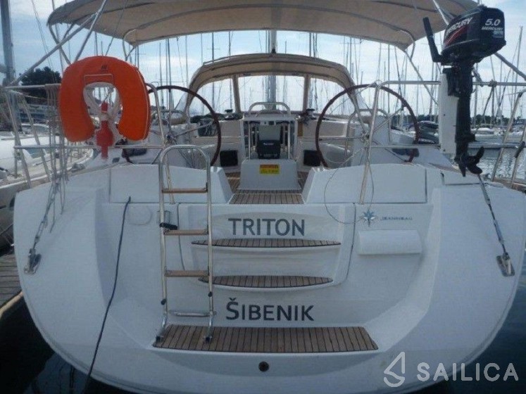 Jeanneau 53 - Yacht Charter Sailica