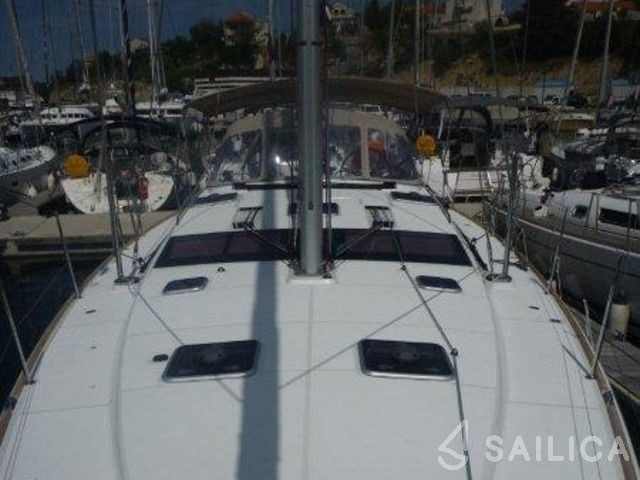 Jeanneau 53 - Yacht Charter Sailica
