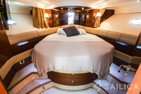 Prestige 46 Fly - Yacht Charter Sailica