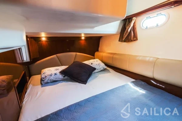 Prestige 46 Fly - Yacht Charter Sailica
