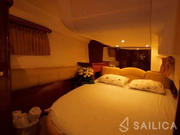 Prestige 46 Fly - Yacht Charter Sailica