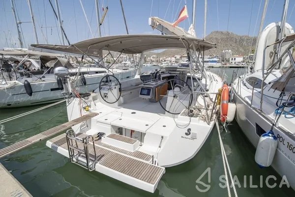 Oceanis 45 - Yacht Charter Sailica