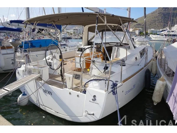 Oceanis 38 - Yacht Charter Sailica
