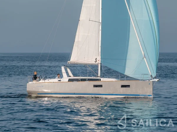 Oceanis 38 - Yacht Charter Sailica