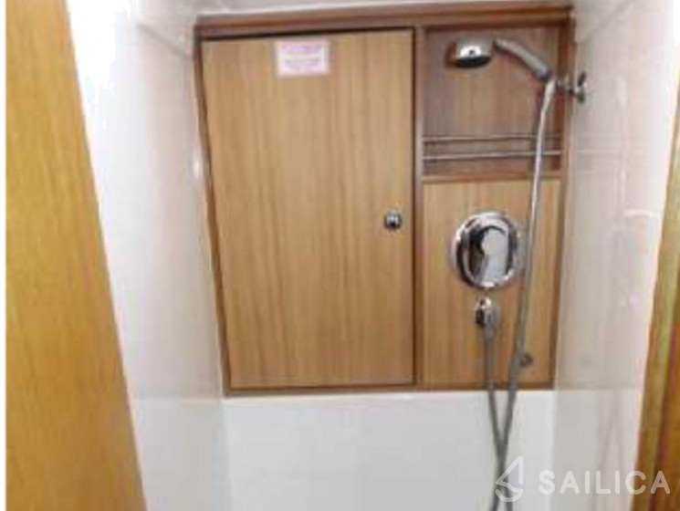 Bavaria Cruiser 45 - Yacht Charter Sailica