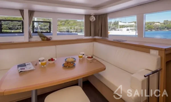 Lagoon 450  Flybridge - Yacht Charter Sailica