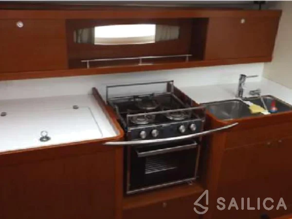 Oceanis 50 Family - Yacht Charter Sailica