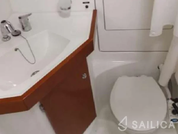 Oceanis 50 Family - Yacht Charter Sailica