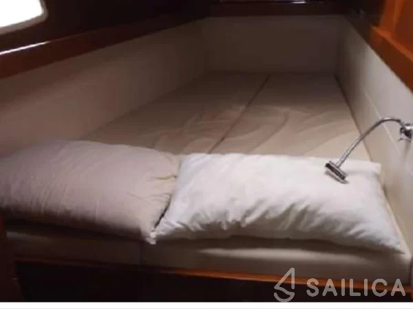 Oceanis 50 Family - Yacht Charter Sailica