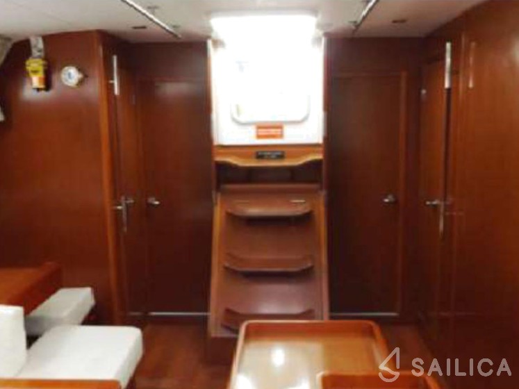 Oceanis 50 Family - Yacht Charter Sailica