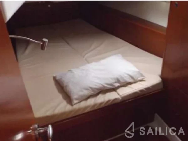 Oceanis 50 Family - Yacht Charter Sailica