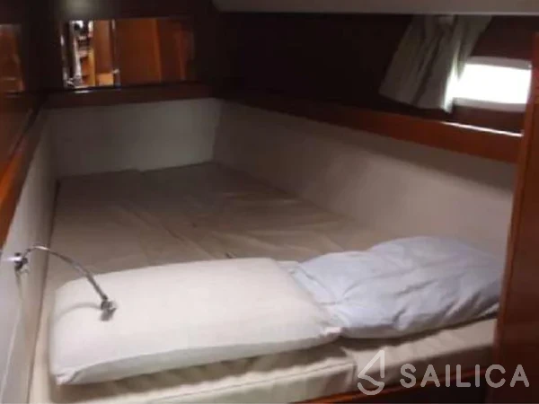 Oceanis 50 Family - Yacht Charter Sailica