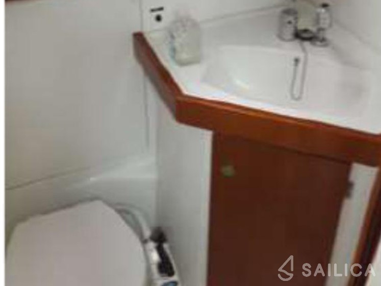 Oceanis 50 Family - Yacht Charter Sailica