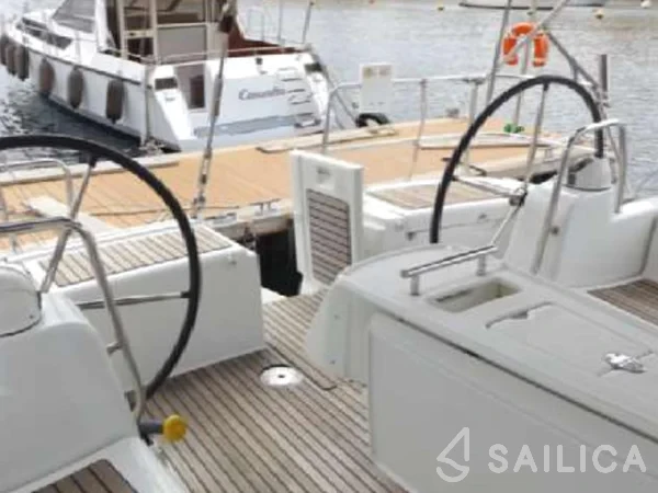 Oceanis 50 Family - Yacht Charter Sailica