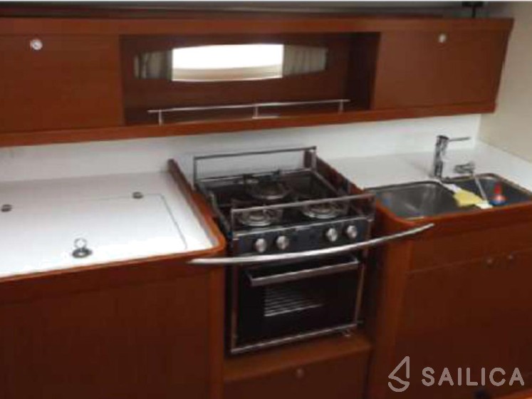 Oceanis 50 Family - Yacht Charter Sailica