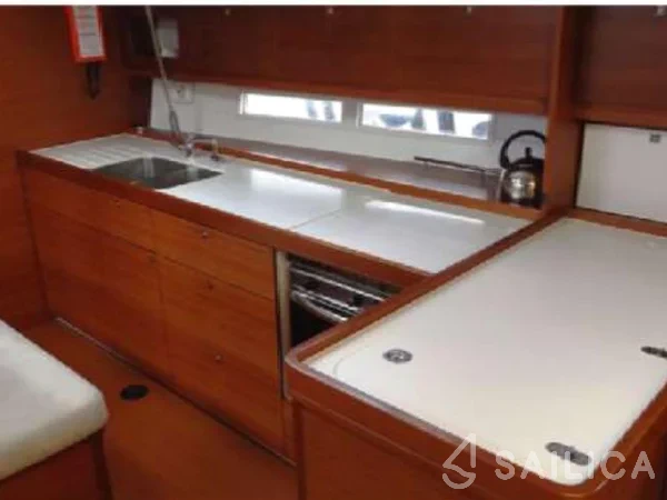 Dufour 450 GL - Yacht Charter Sailica