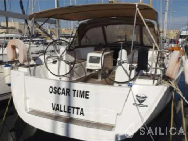 Dufour 450 GL - Yacht Charter Sailica