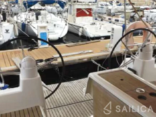 Dufour 450 GL - Yacht Charter Sailica