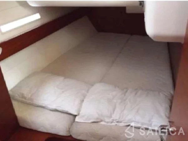Dufour 450 GL - Yacht Charter Sailica