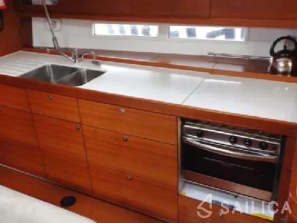Dufour 450 GL - Yacht Charter Sailica