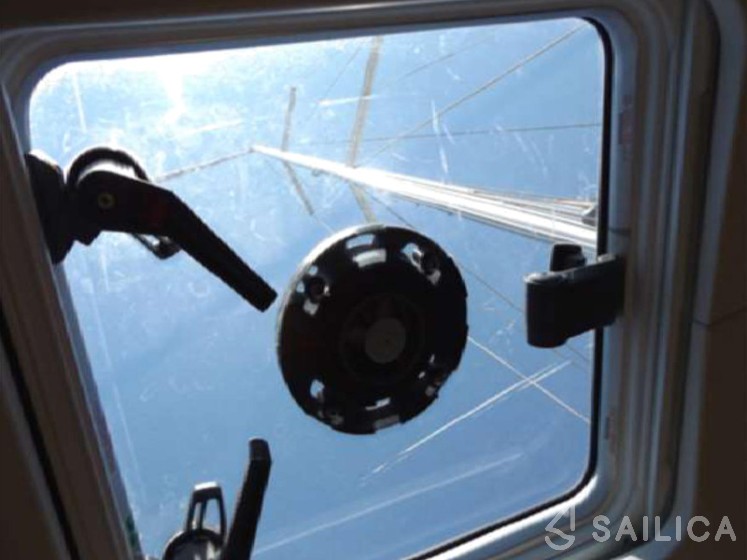 Jeanneau 53 - Yacht Charter Sailica