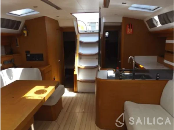 Jeanneau 53 - Yacht Charter Sailica