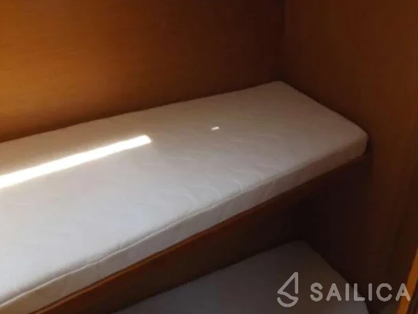 Jeanneau 53 - Yacht Charter Sailica