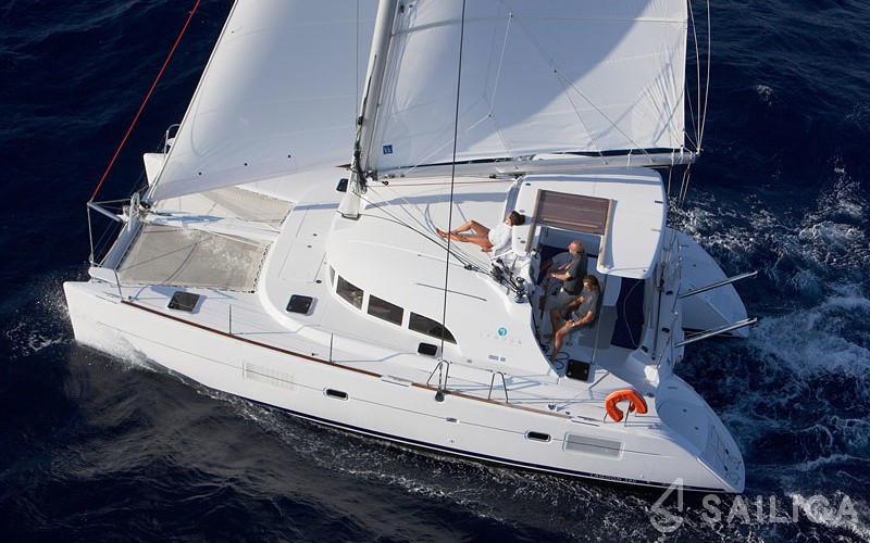 Lagoon 380 - Yacht Charter Sailica