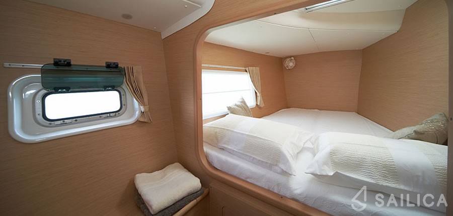 Lagoon 380 - Yacht Charter Sailica