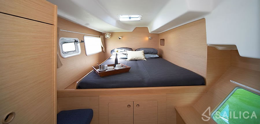 Lagoon 380 - Yacht Charter Sailica