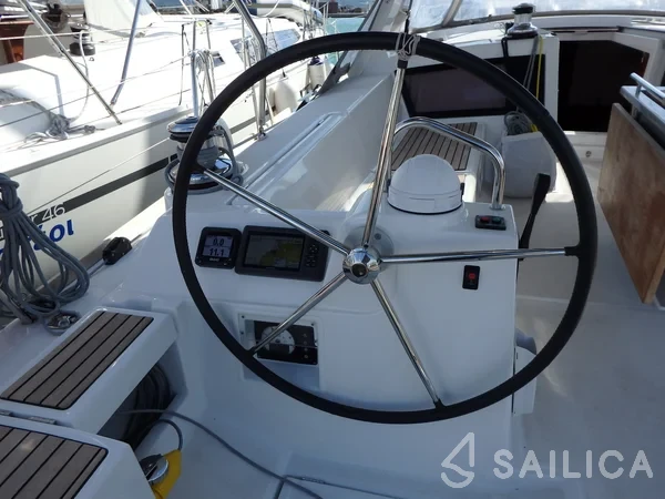 Oceanis 48 - Yacht Charter Sailica