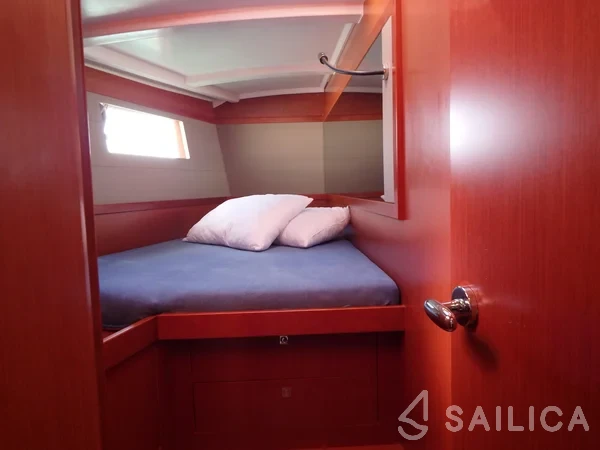 Oceanis 48 - Yacht Charter Sailica