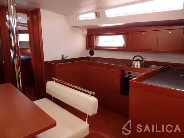 Oceanis 48 - Yacht Charter Sailica
