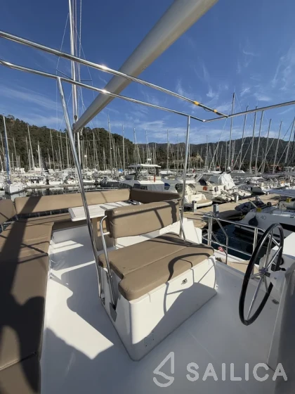 Nautitech 46 Fly - Yacht Charter Sailica