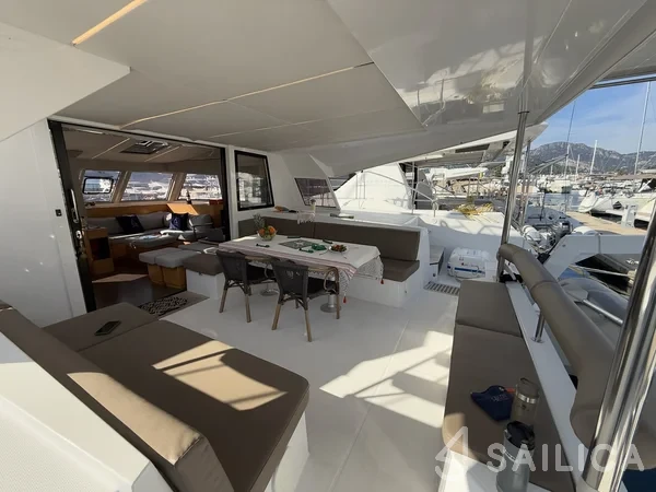 Nautitech 46 Fly - Yacht Charter Sailica