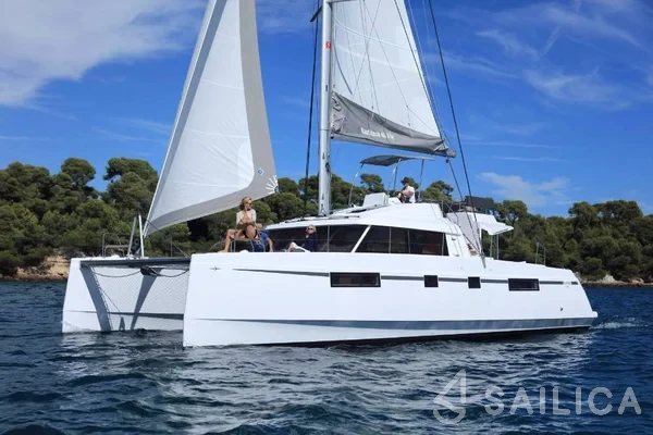 Nautitech 46 Fly - Yacht Charter Sailica
