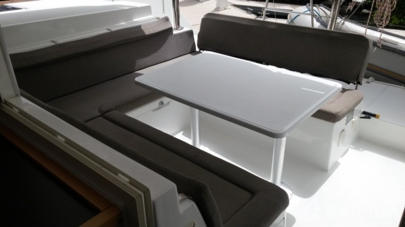 Lagoon 400 S2 - Yacht Charter Sailica