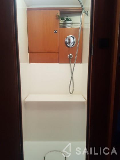Bavaria Cruiser 46 - 4 cab. - Yacht Charter Sailica