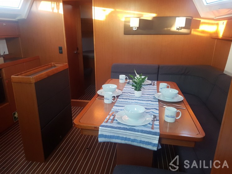Bavaria Cruiser 46 - 4 cab. - Yacht Charter Sailica