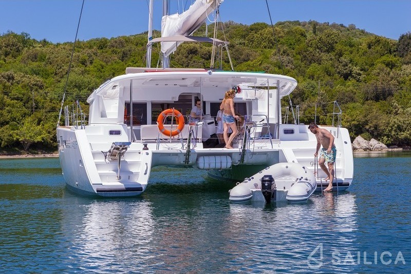 Lagoon 450 - Yacht Charter Sailica