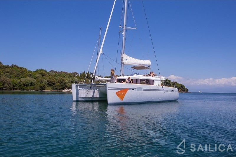 Lagoon 450 - Yacht Charter Sailica