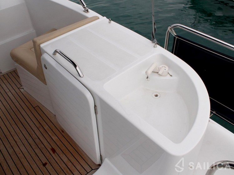 Swift Trawler 42 - Yacht Charter Sailica