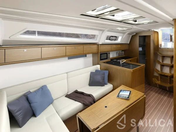 Bavaria 37 Cruiser - Yacht Charter Sailica