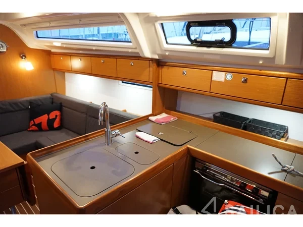 Bavaria 37 Cruiser - Yacht Charter Sailica