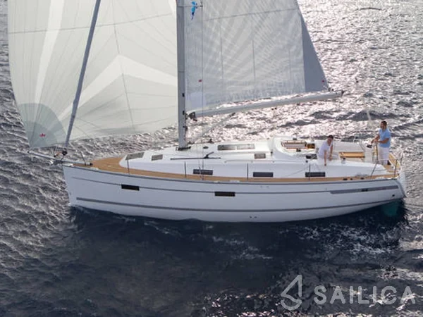 Bavaria 36 Cruiser - Yacht Charter Sailica