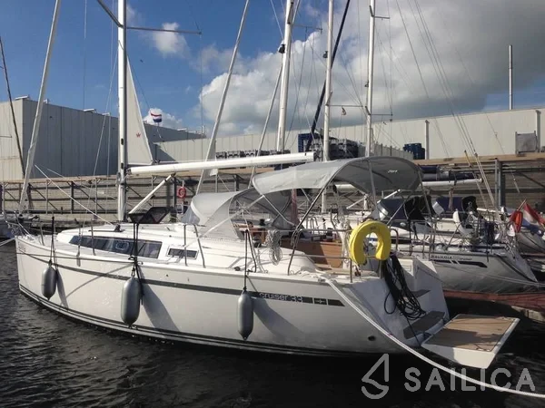 Bavaria 33 Cruiser - Yacht Charter Sailica